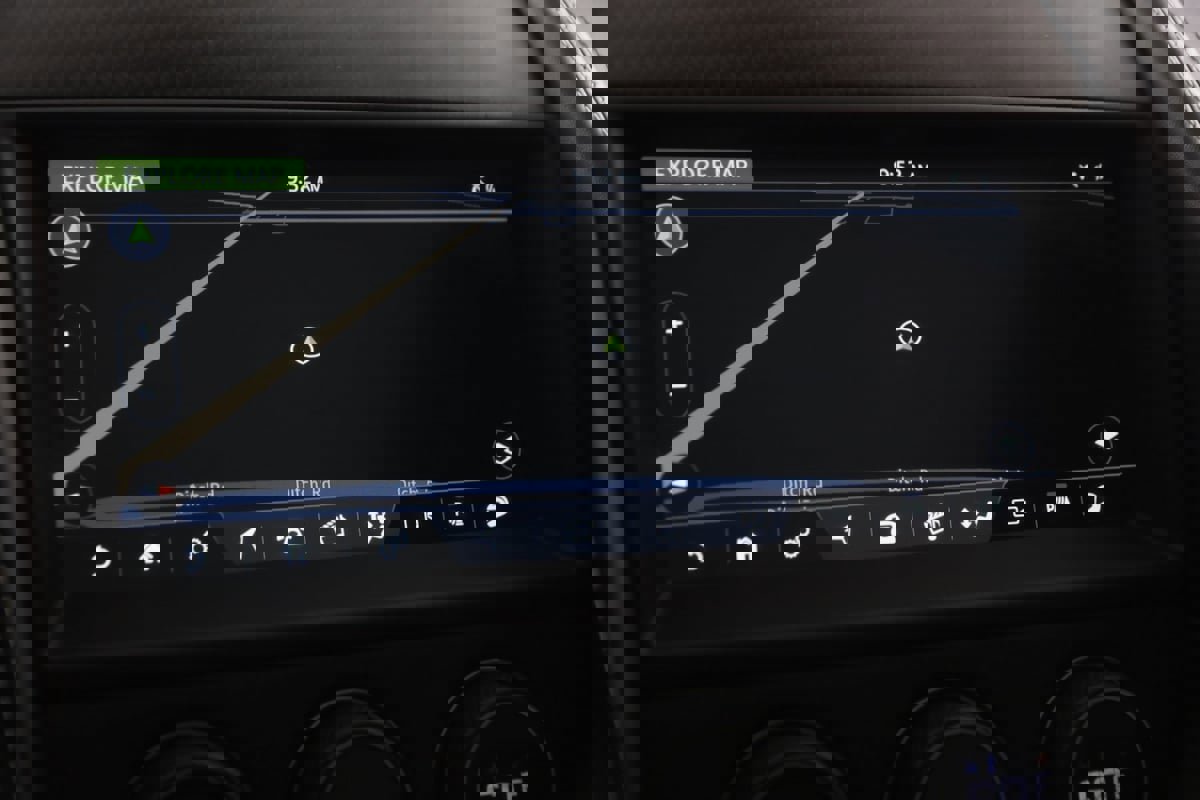 Used 2021 Jaguar F-TYPE R image 9