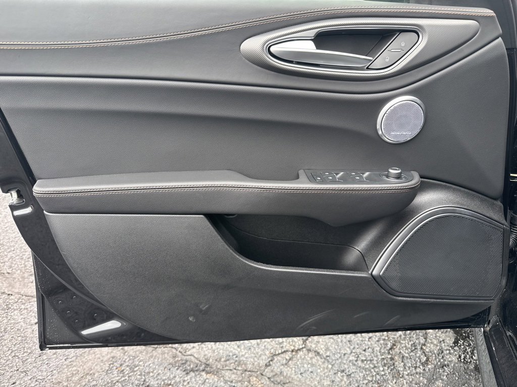 New 2025 Alfa Romeo Giulia AWD w/ Driving Assist Package image 12