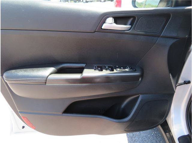 Used 2017 Kia Sportage LX FWD image 12
