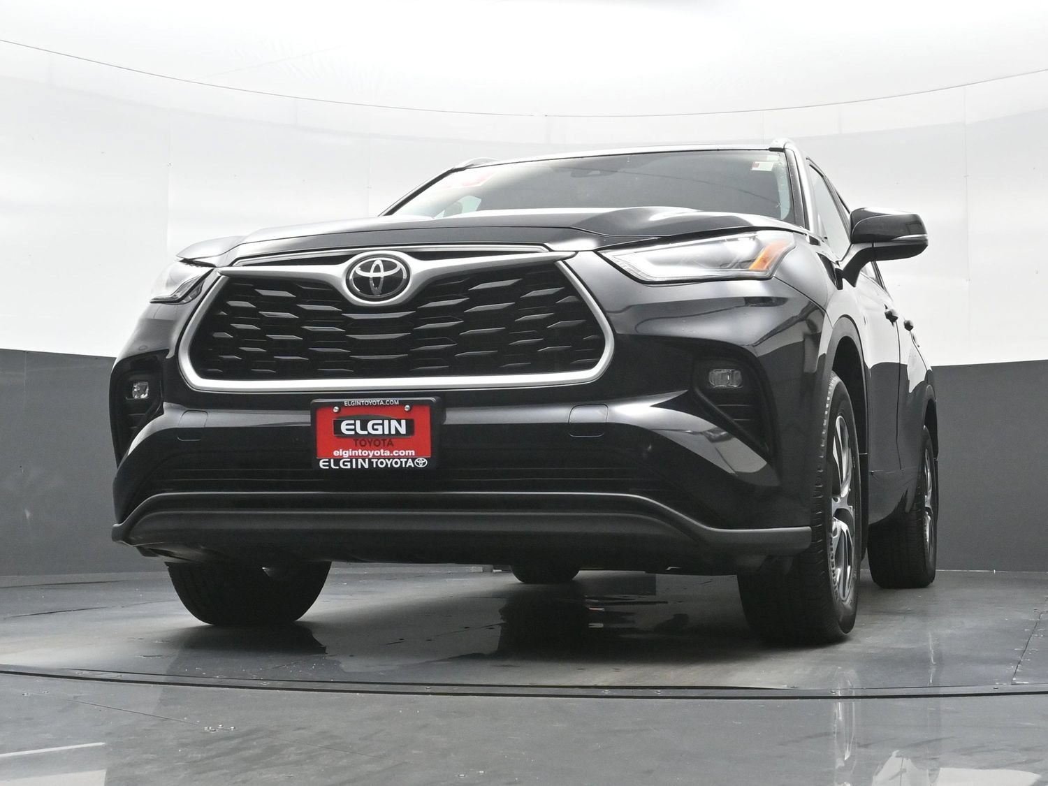 Used 2023 Toyota Highlander XLE AWD/4WD image 29