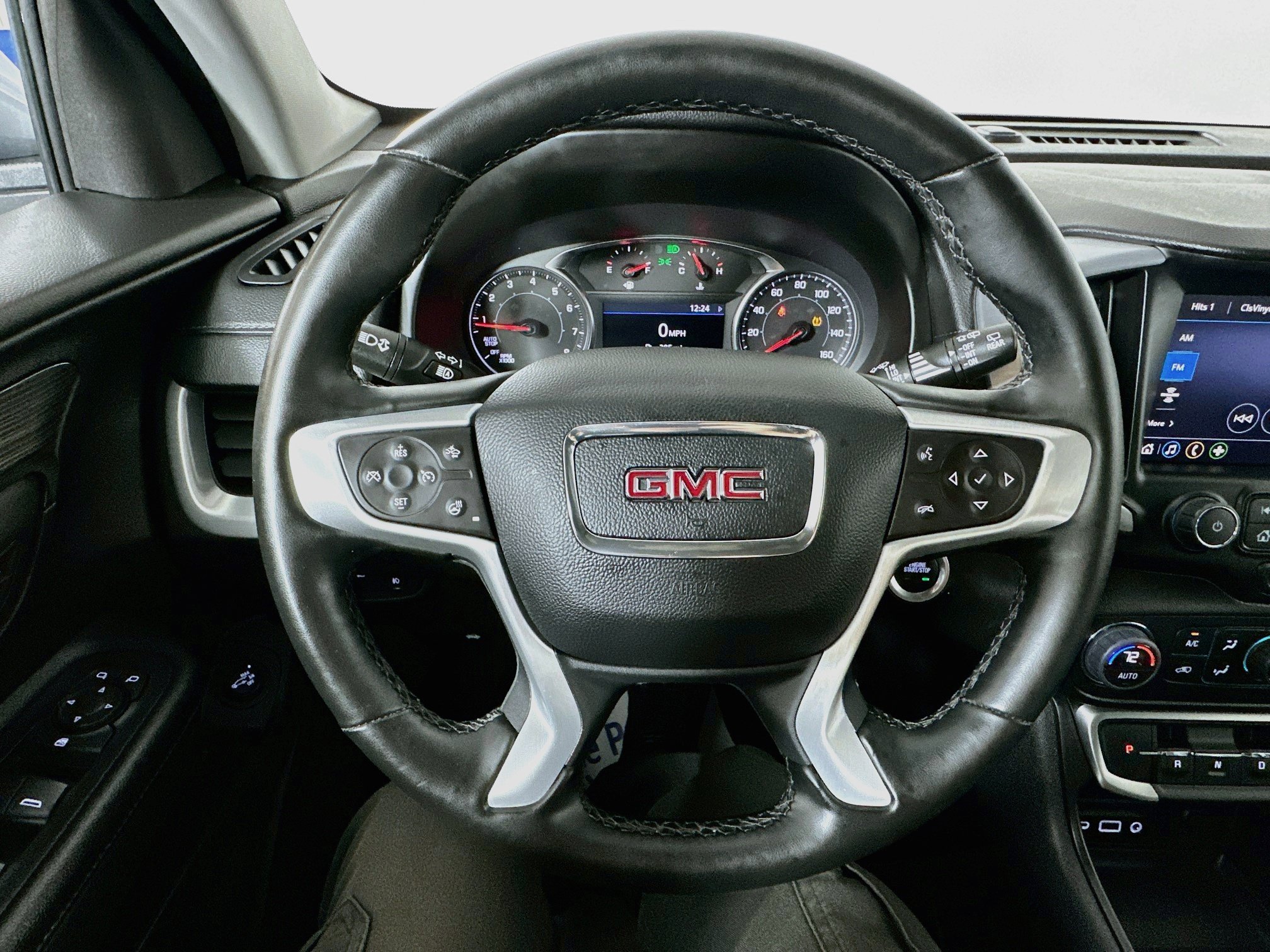 Used 2024 GMC Terrain SLT AWD/4WD image 11
