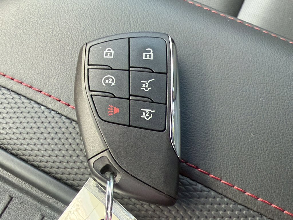 Used 2024 Chevrolet Suburban RST w/ Luxury Package RWD image 30