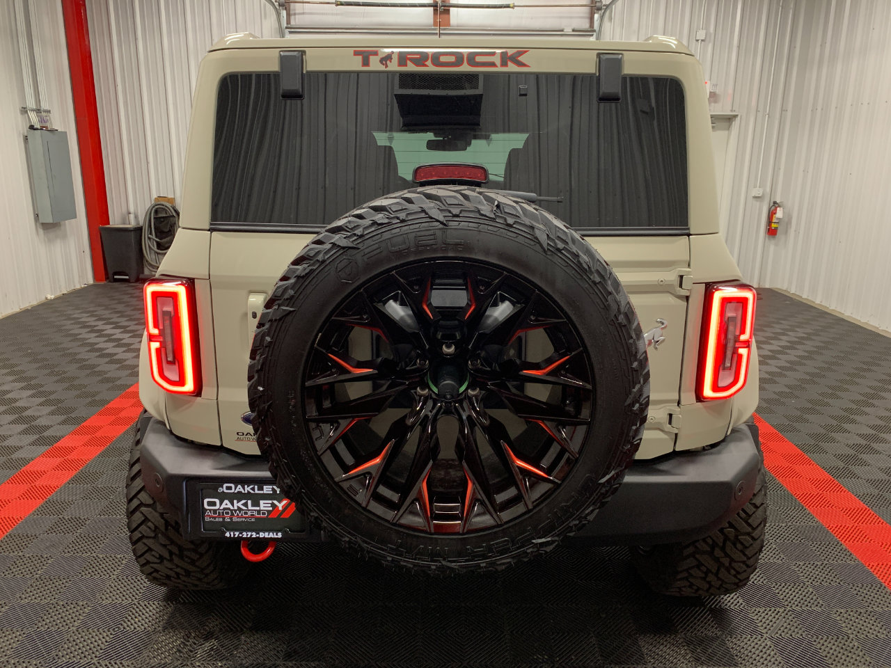 Used 2025 Ford Bronco Outer Banks w/ Sasquatch Package image 9