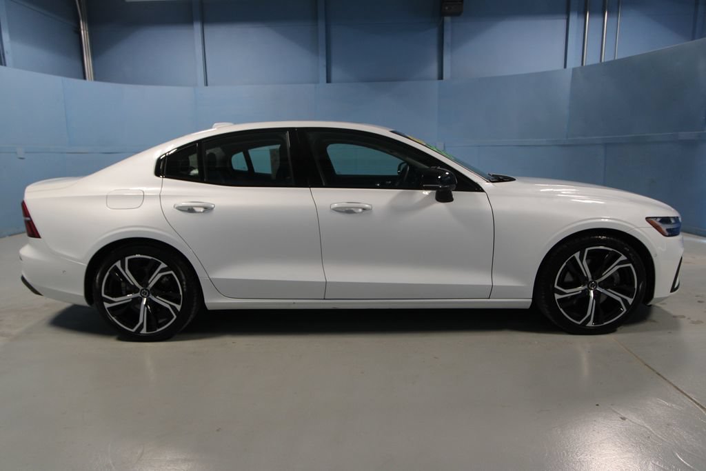 Used 2024 Volvo S60 B5 Plus AWD/4WD image 30