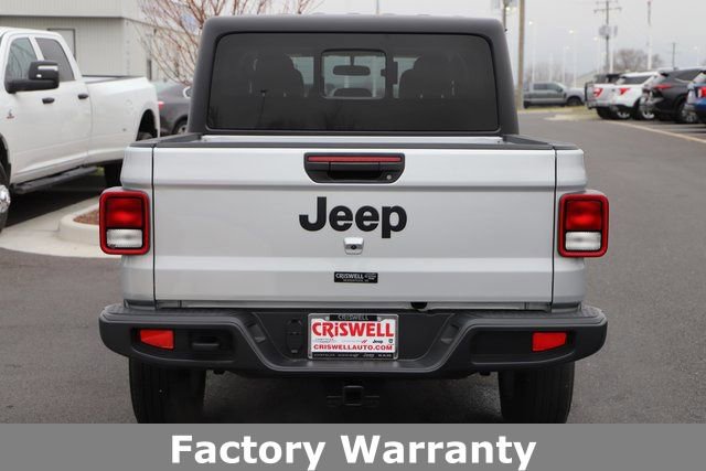 Used 2023 Jeep Gladiator Sport image 4