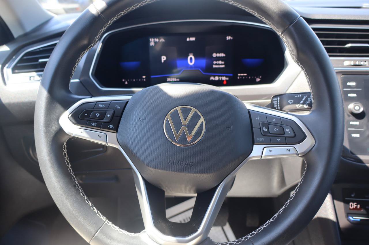 Used 2023 Volkswagen Tiguan SE AWD/4WD image 15