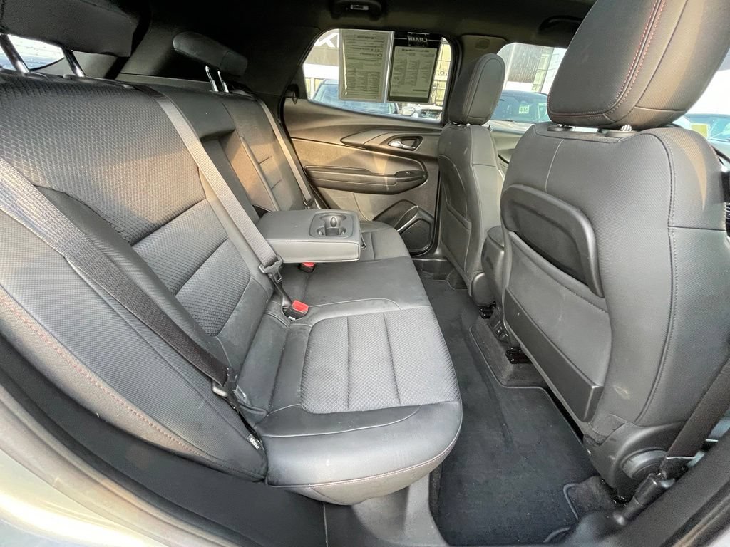 Used 2023 Chevrolet TrailBlazer RS w/ Sun and Liftgate Package FWD image 25