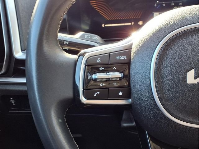 Used 2024 Kia Sorento S image 17