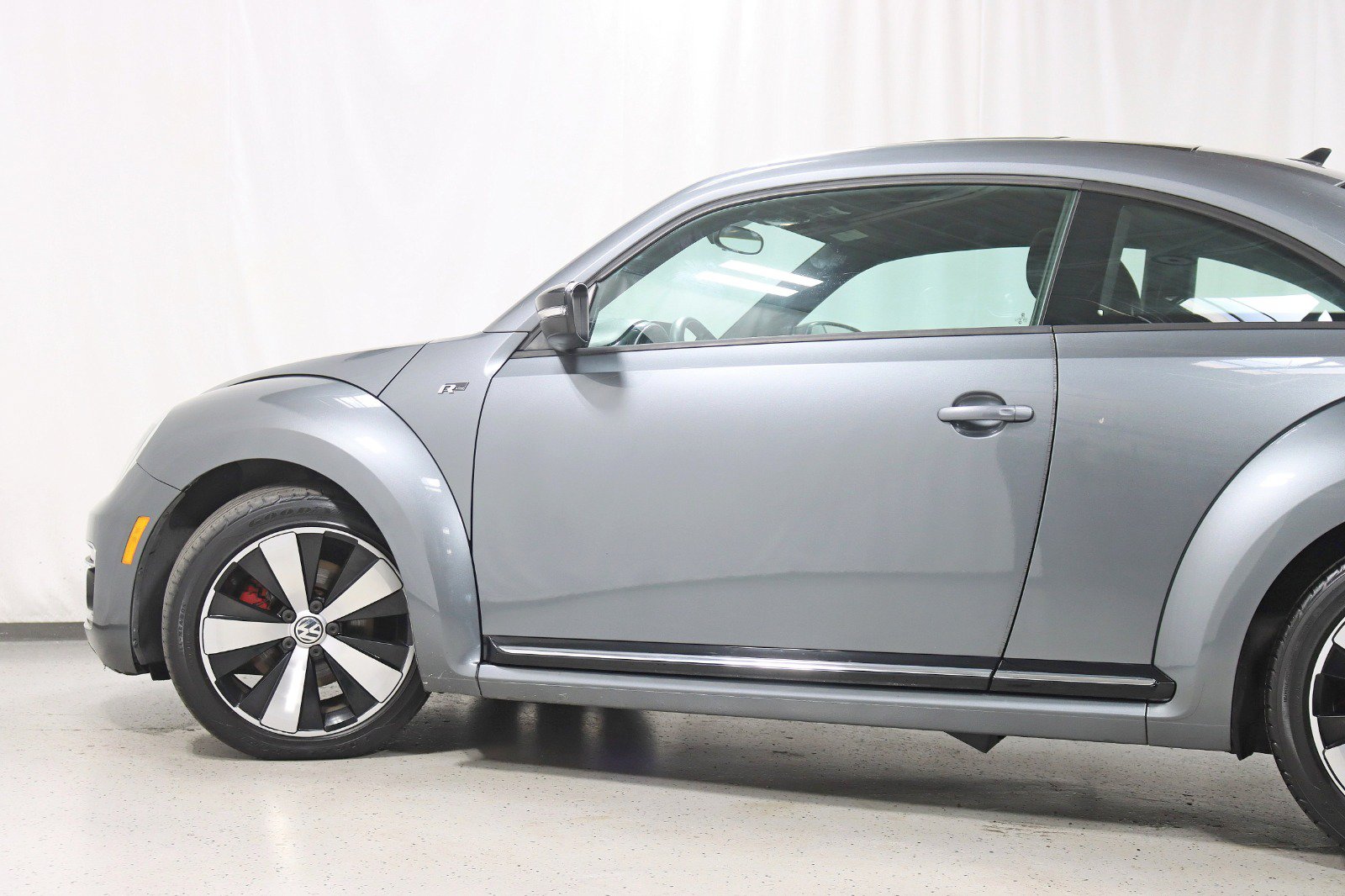 Used 2014 Volkswagen Beetle R-Line FWD image 11