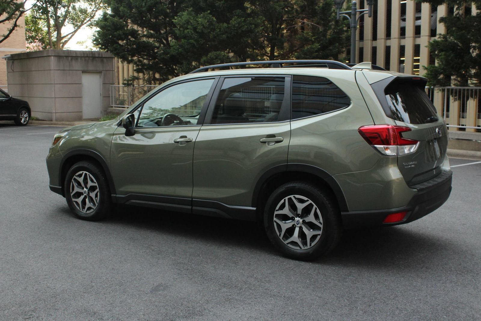 Used 2021 Subaru Forester Premium AWD/4WD image 9