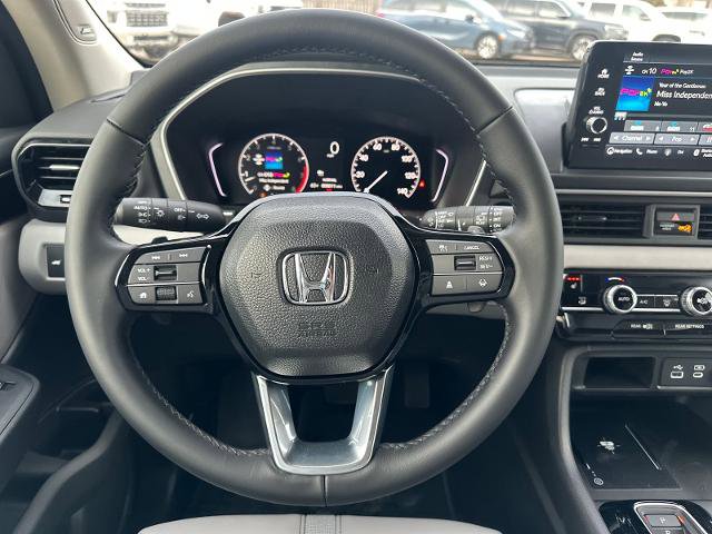 New 2025 Honda Pilot Touring image 23