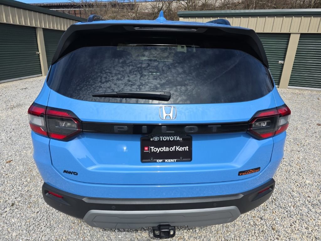 Used 2025 Honda Pilot TrailSport image 4