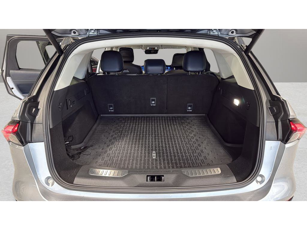 Used 2024 Lincoln Nautilus Reserve image 17