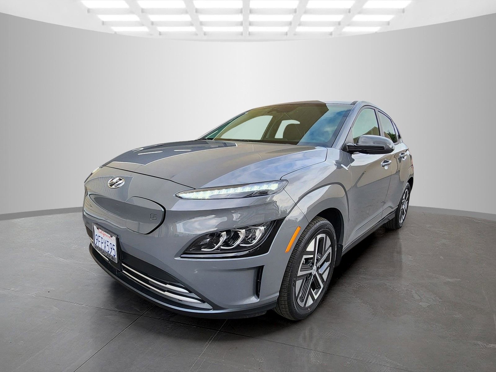 Certified 2023 Hyundai Kona Limited FWD image 3