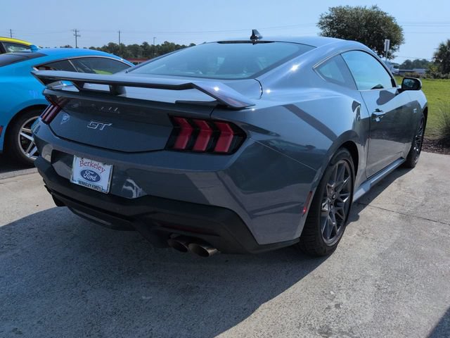 Used 2025 Ford Mustang GT Premium w/ GT Performance Package RWD image 3