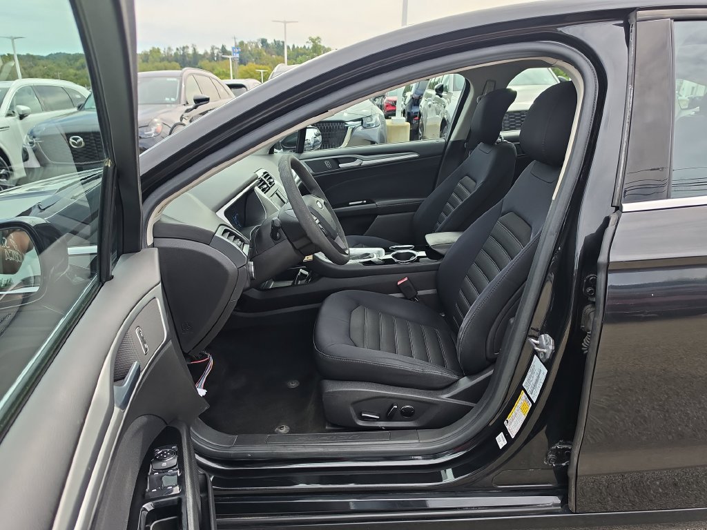 Used 2013 Ford Fusion SE FWD image 9