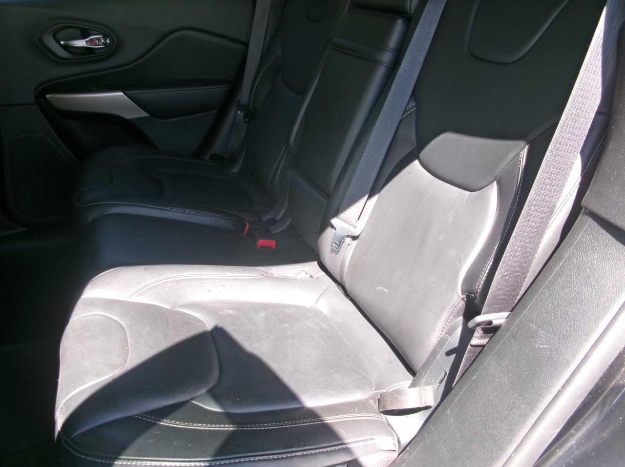 Used 2018 Jeep Cherokee Limited w/ Trailer Tow Group image 12