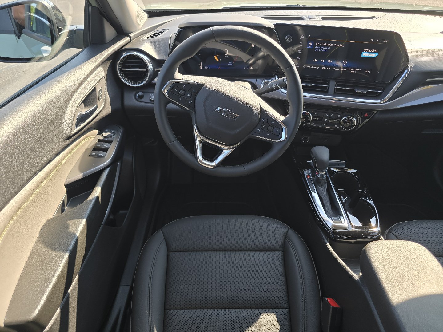 Used 2026 Chevrolet Trax ACTIV FWD image 3