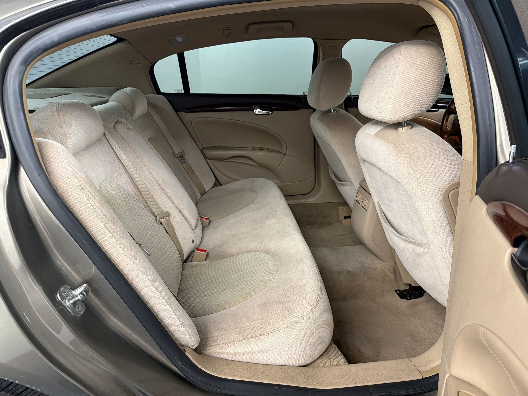 Used 2011 Buick Lucerne CX FWD image 28