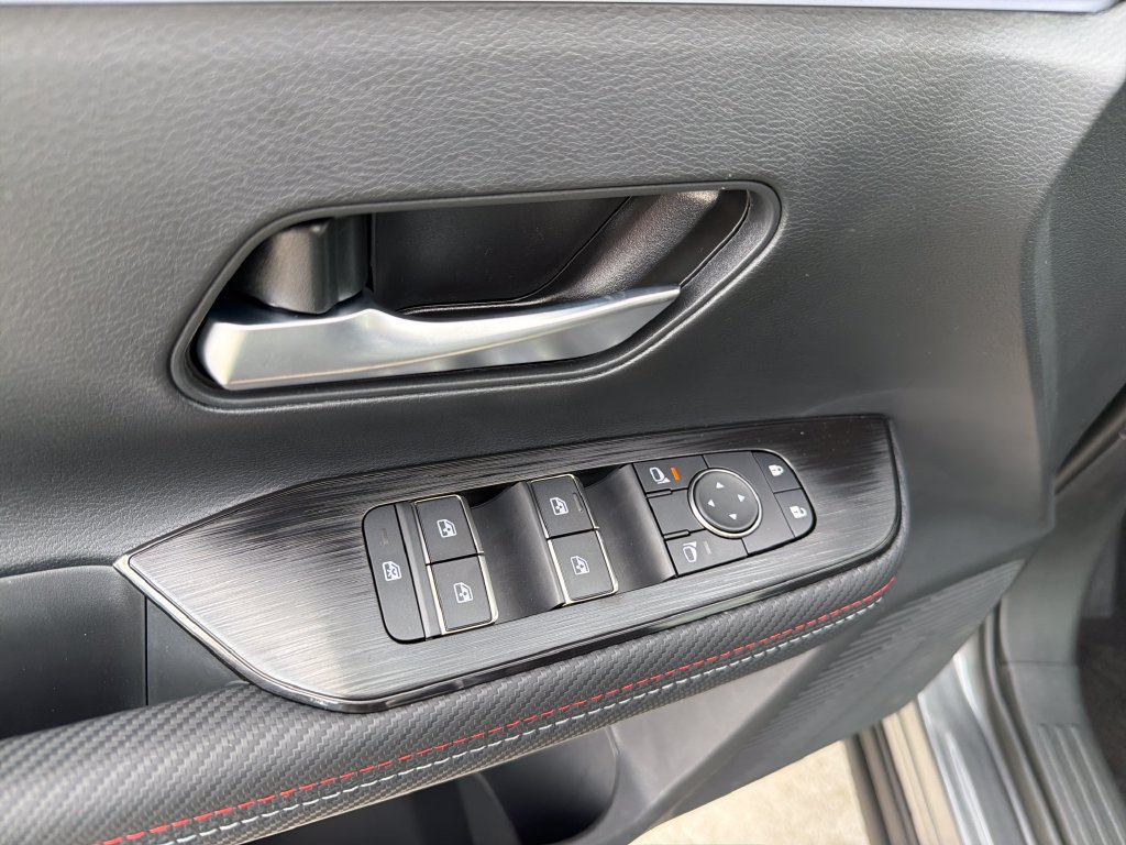 New 2026 Nissan Kicks SR FWD image 17
