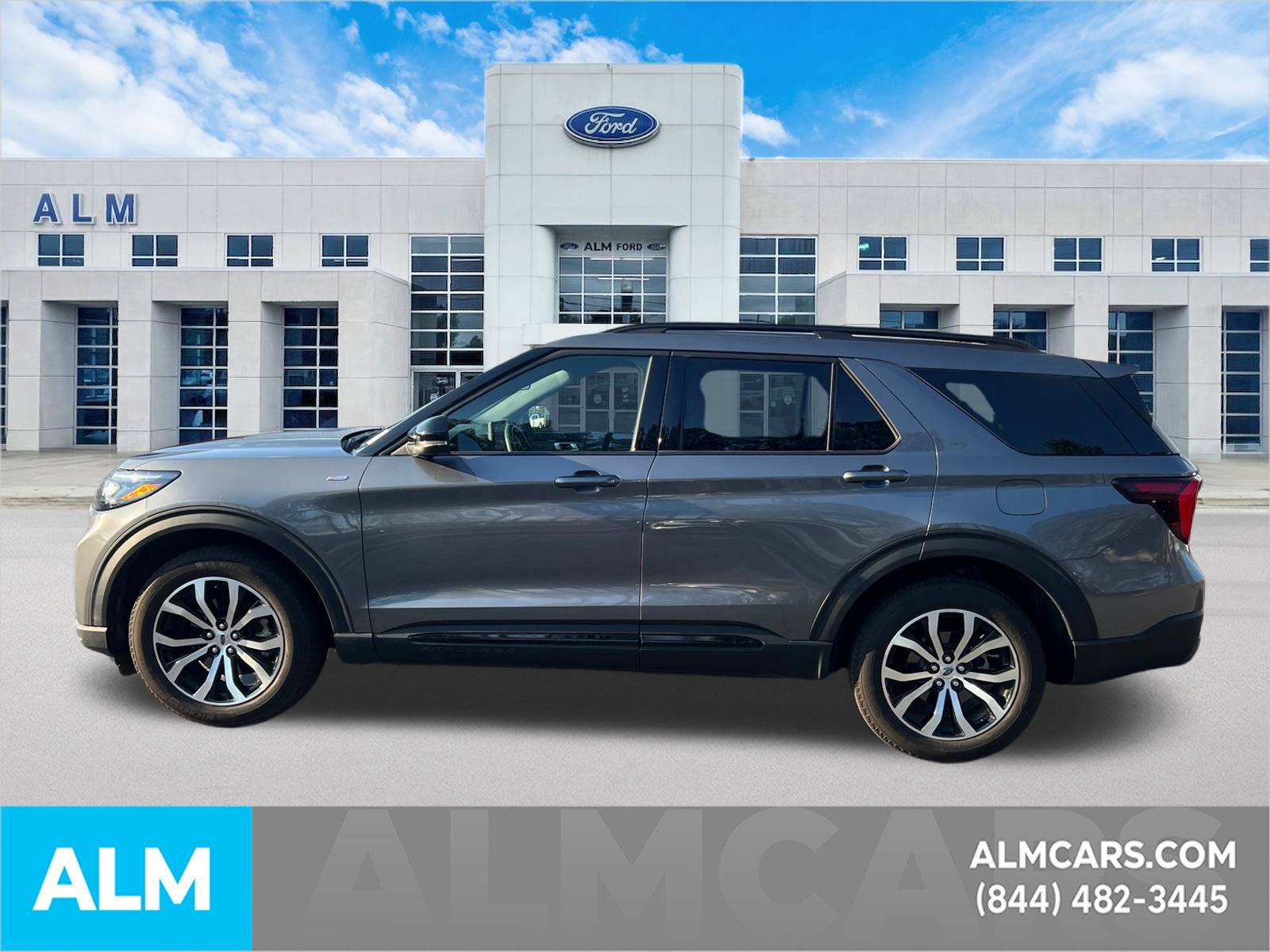 Certified 2025 Ford Explorer ST-Line AWD/4WD image 9