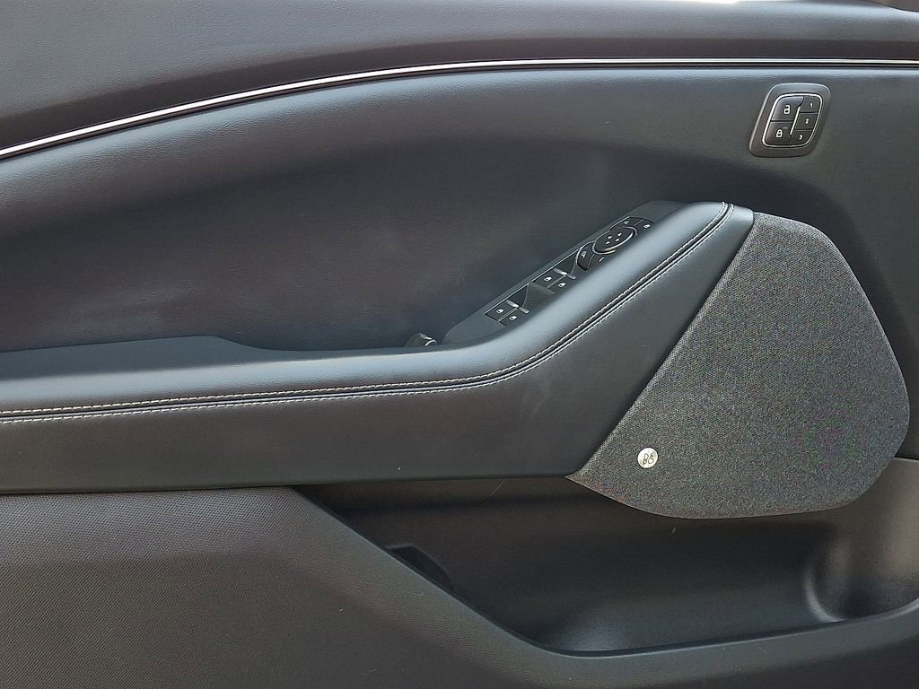 Used 2021 Ford Mustang Mach-E Premium image 12