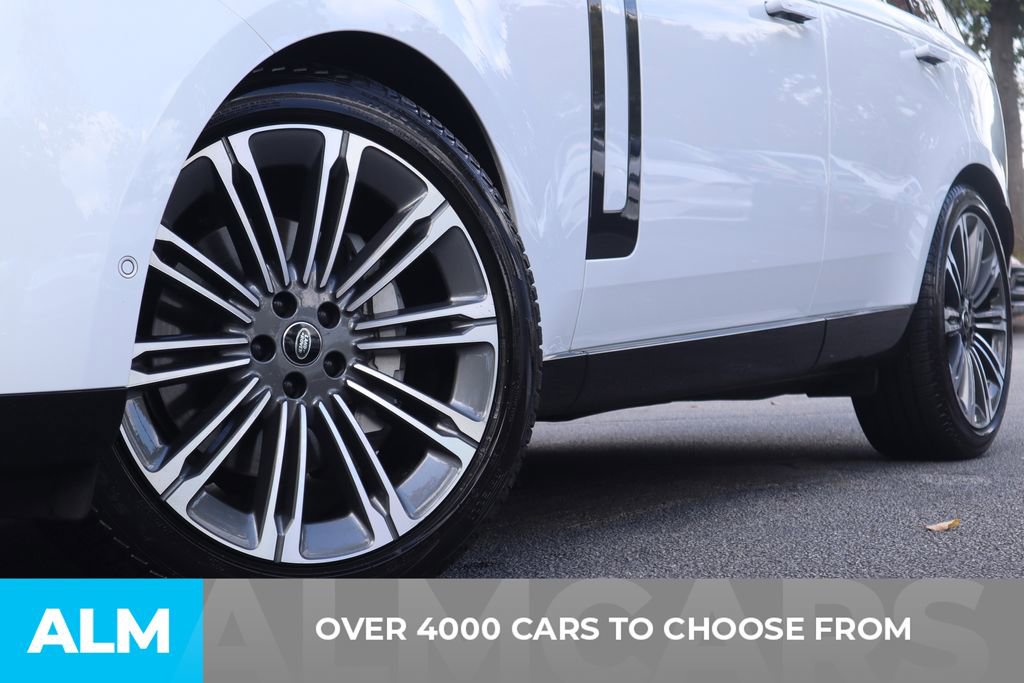 Used 2023 Land Rover Range Rover SE image 3