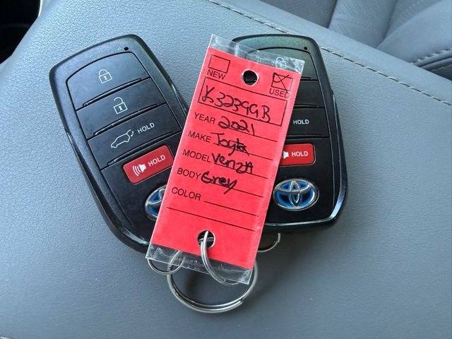 Used 2021 Toyota Venza Limited w/ Carpet Mat Package (TMS) AWD/4WD image 47