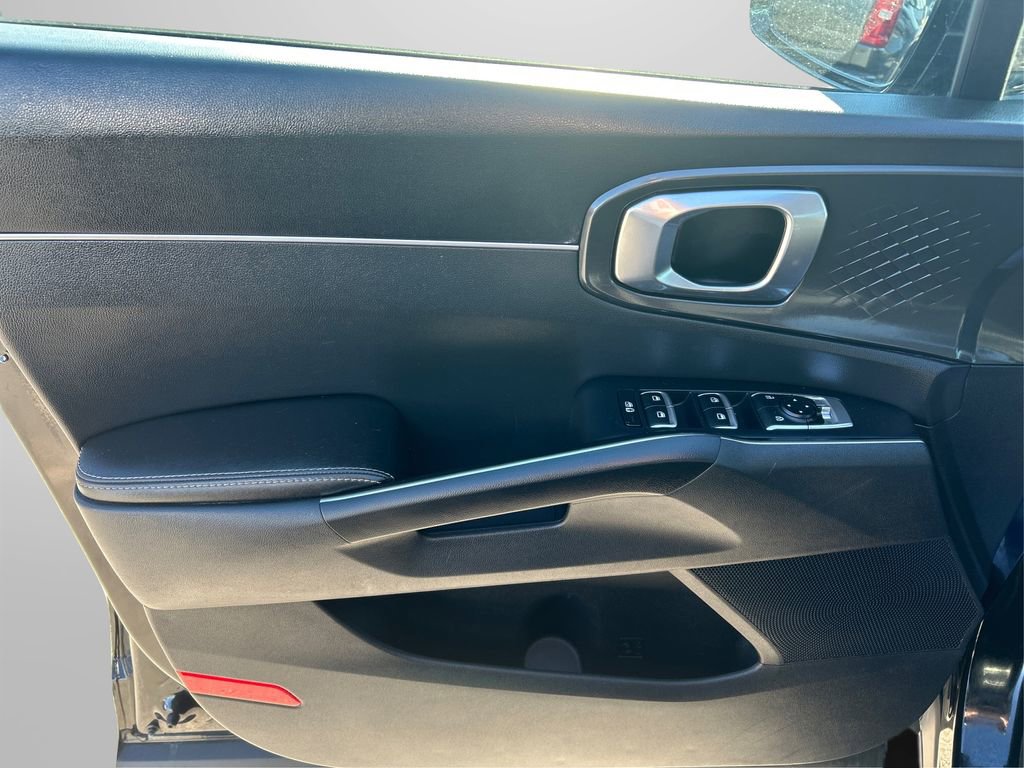 Used 2022 Kia Sorento S w/ Panoramic Sunroof Package image 21
