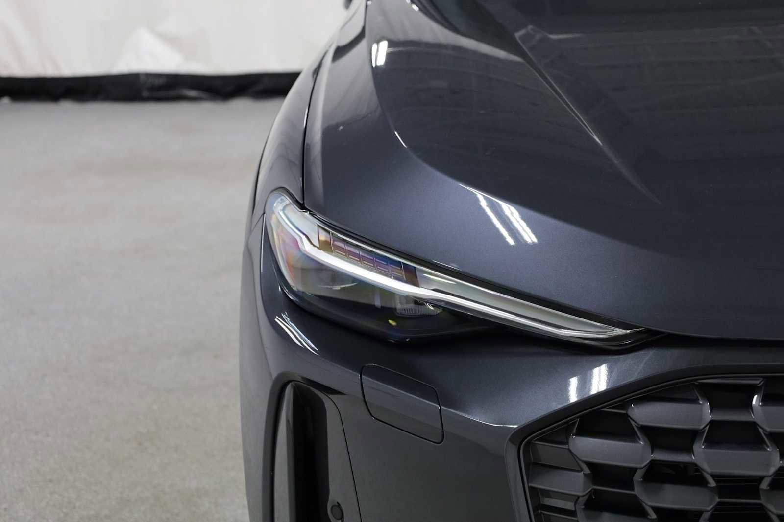 Certified 2025 Audi Q5 Premium Plus w/ Premium Plus AWD/4WD image 15