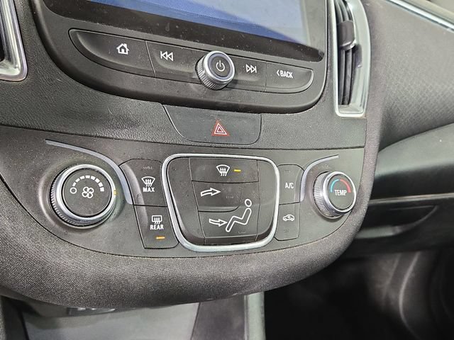 Used 2018 Chevrolet Malibu LT FWD image 19