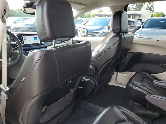 Used 2023 Chrysler Pacifica Touring-L FWD image 34
