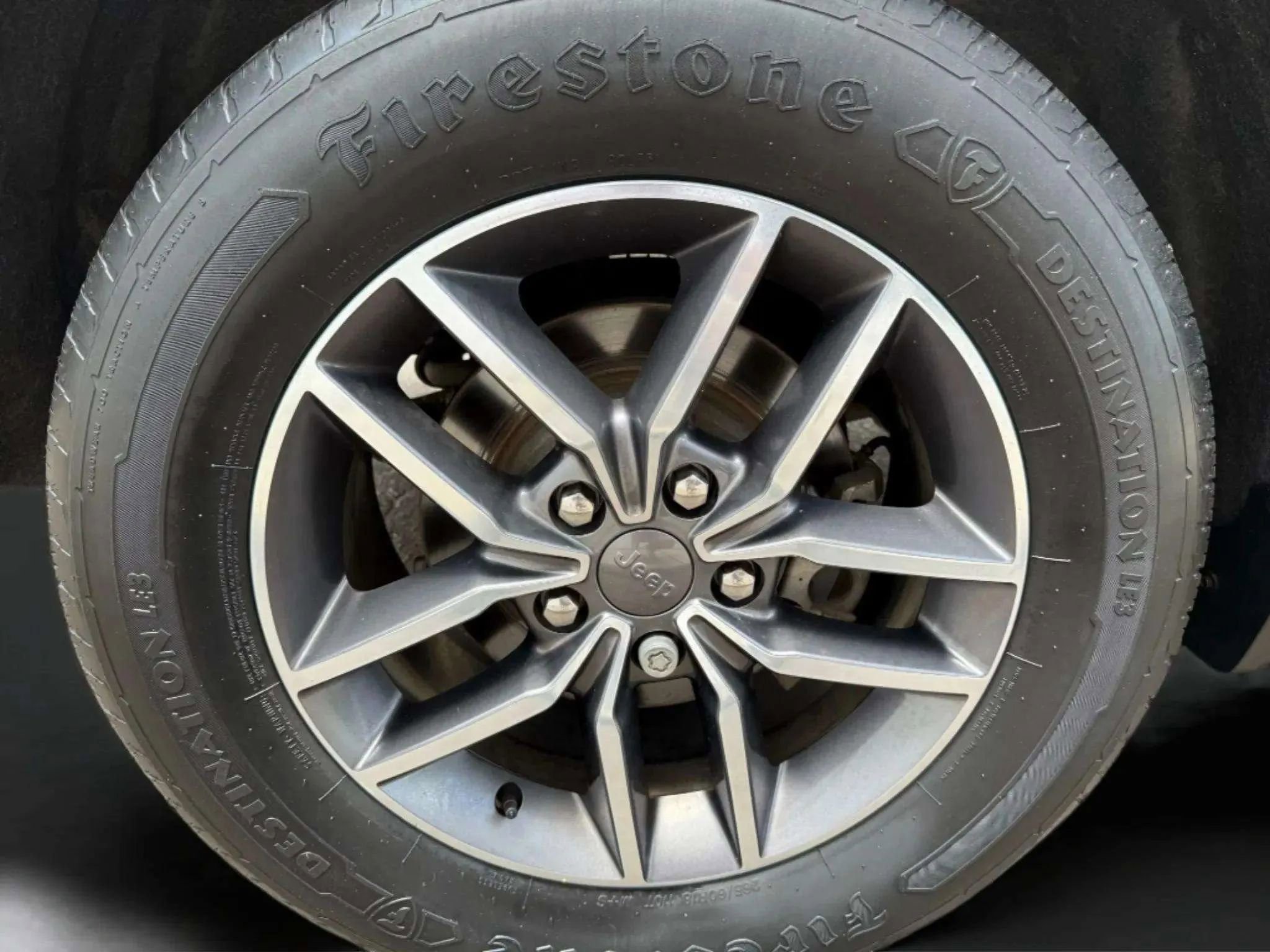 Used 2019 Jeep Grand Cherokee Limited image 39