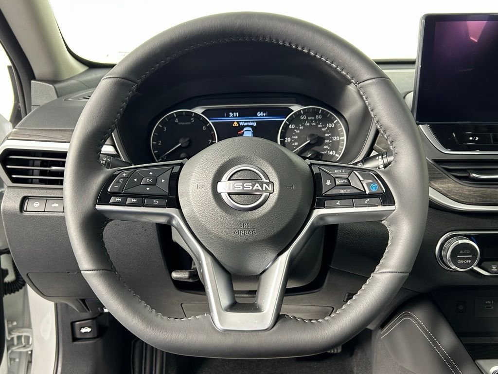 Used 2025 Nissan Altima 2.5 SL FWD image 24