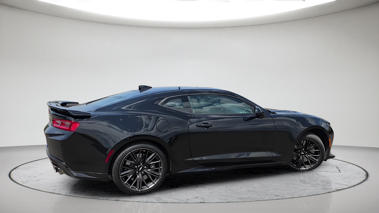 Used 2018 Chevrolet Camaro ZL1 RWD image 6