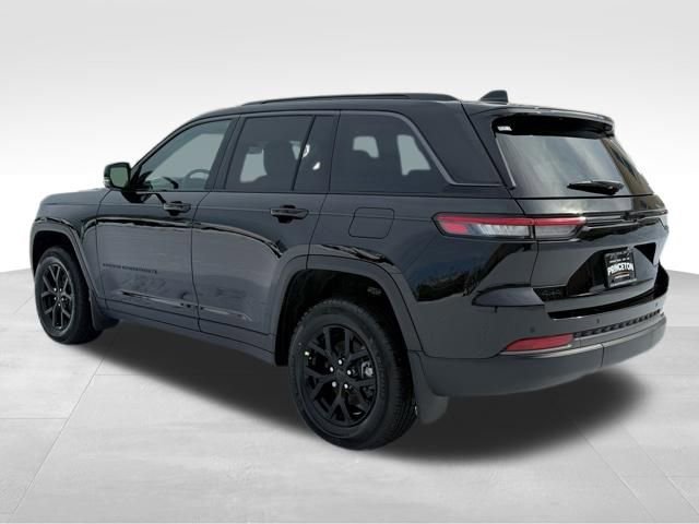 New 2026 Jeep Grand Cherokee Altitude image 5