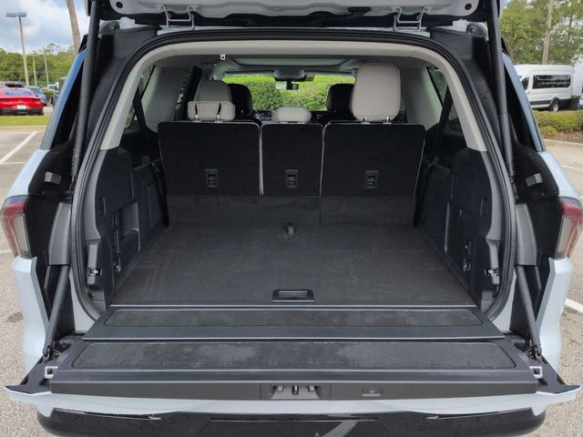 New 2026 Lincoln Navigator L Reserve AWD/4WD image 13