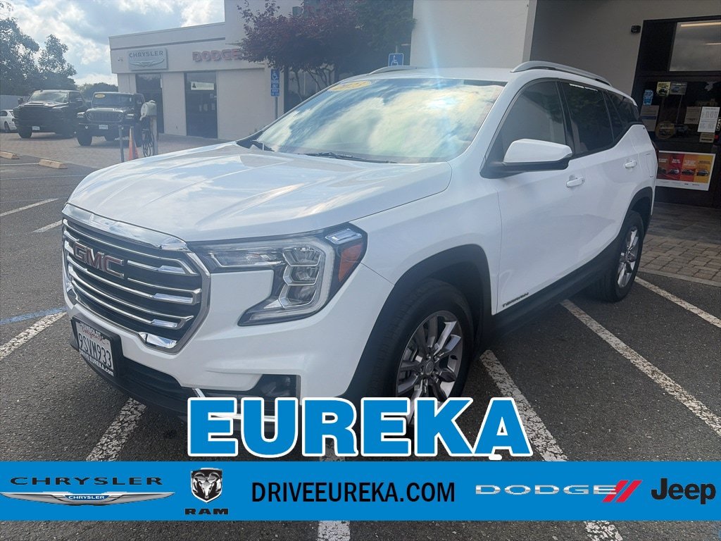 Used 2023 GMC Terrain SLT AWD/4WD image 1