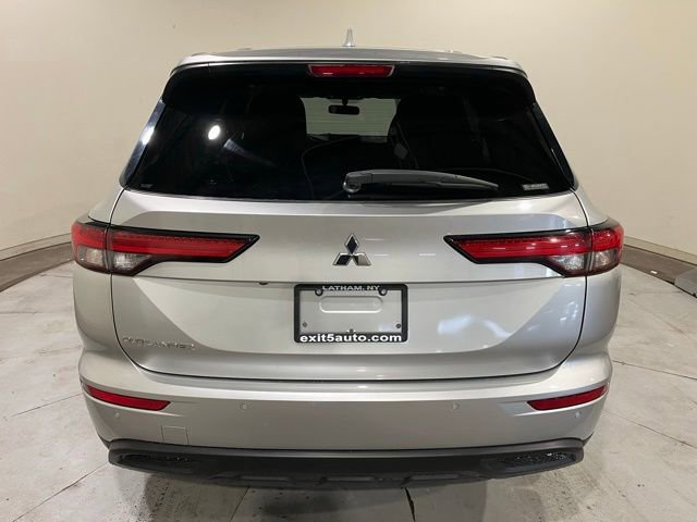 Used 2022 Mitsubishi Outlander ES image 10