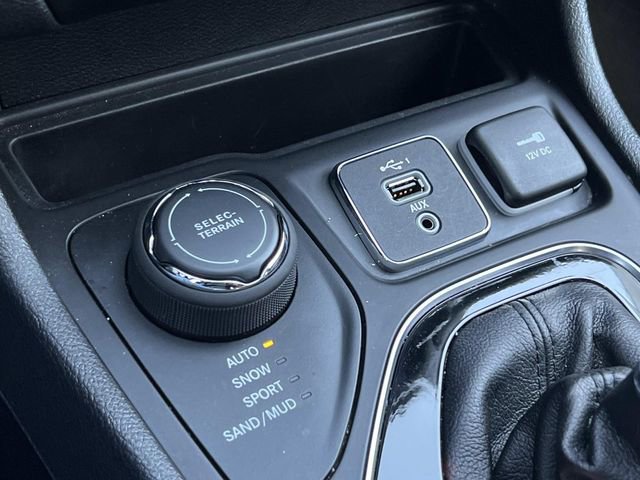 Used 2020 Jeep Cherokee Limited AWD/4WD image 27