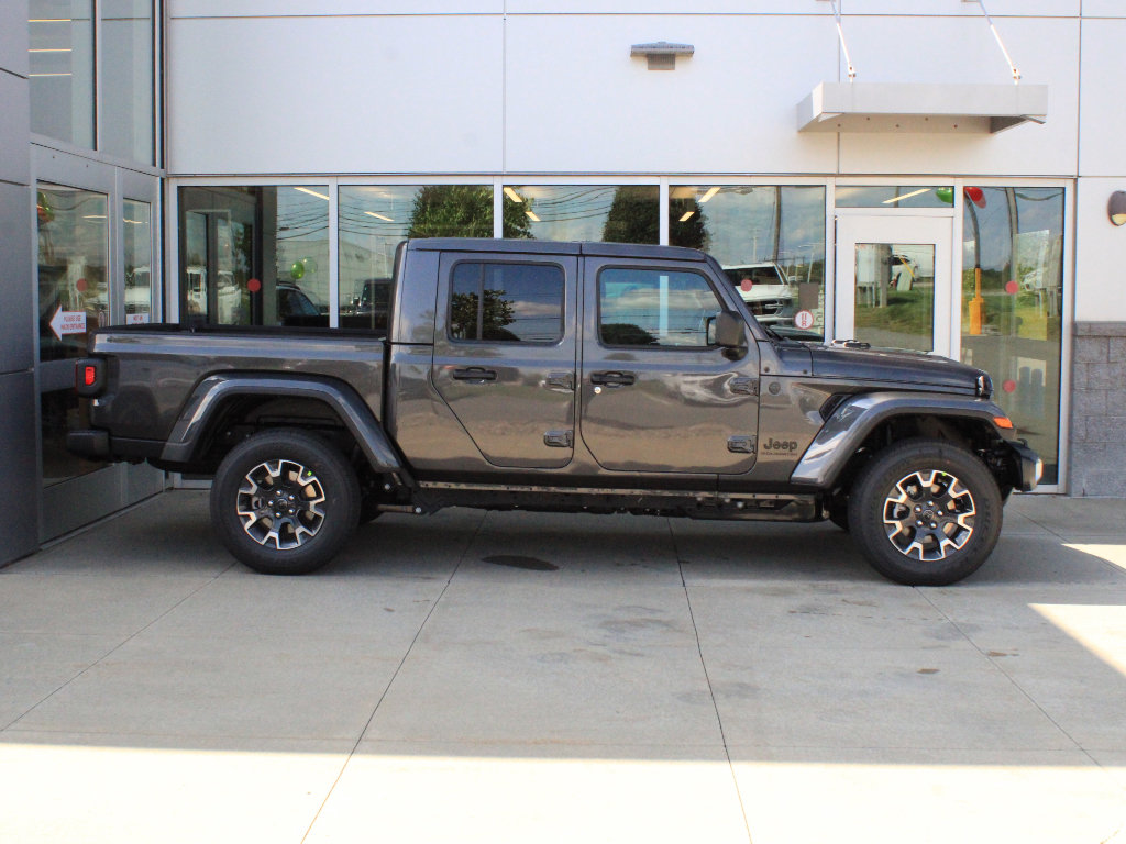 New 2026 Jeep Gladiator Mojave AWD/4WD image 4