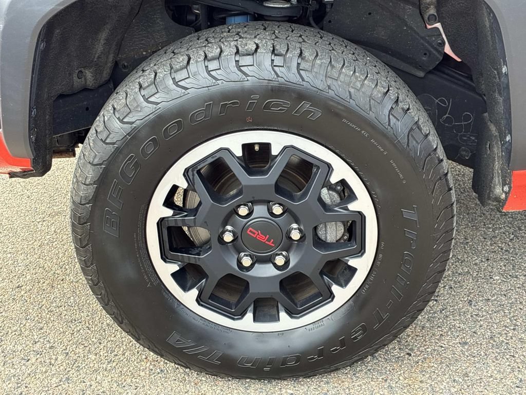 Used 2024 Toyota Tacoma TRD Off-Road AWD/4WD image 15
