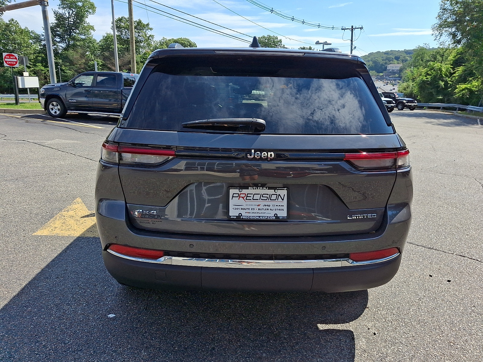 Used 2022 Jeep Grand Cherokee Limited AWD/4WD image 6