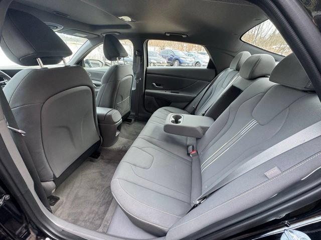 Used 2024 Hyundai Elantra SEL w/ Convenience Package FWD image 16