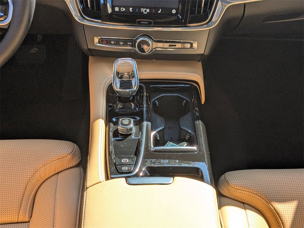 Certified 2024 Volvo S90 T8 Ultimate w/ Lounge Package image 14
