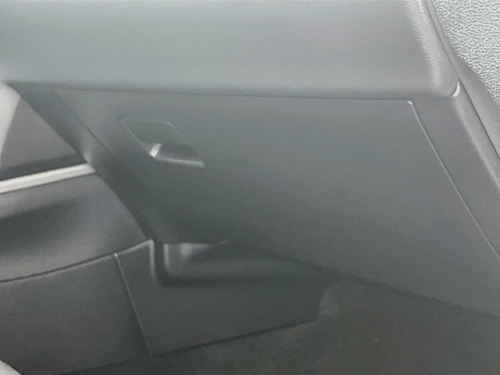 Used 2022 Toyota Corolla Cross LE w/ Moonroof Package FWD image 32