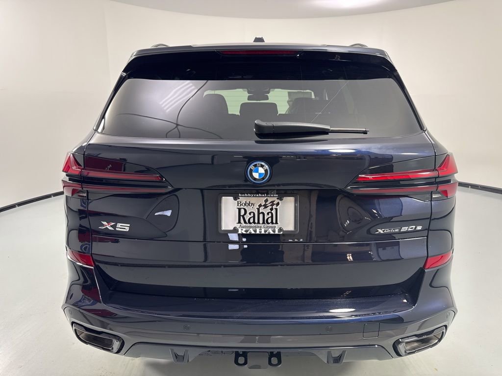 New 2026 BMW X5 xDrive50e w/ M Sport Package AWD/4WD image 6