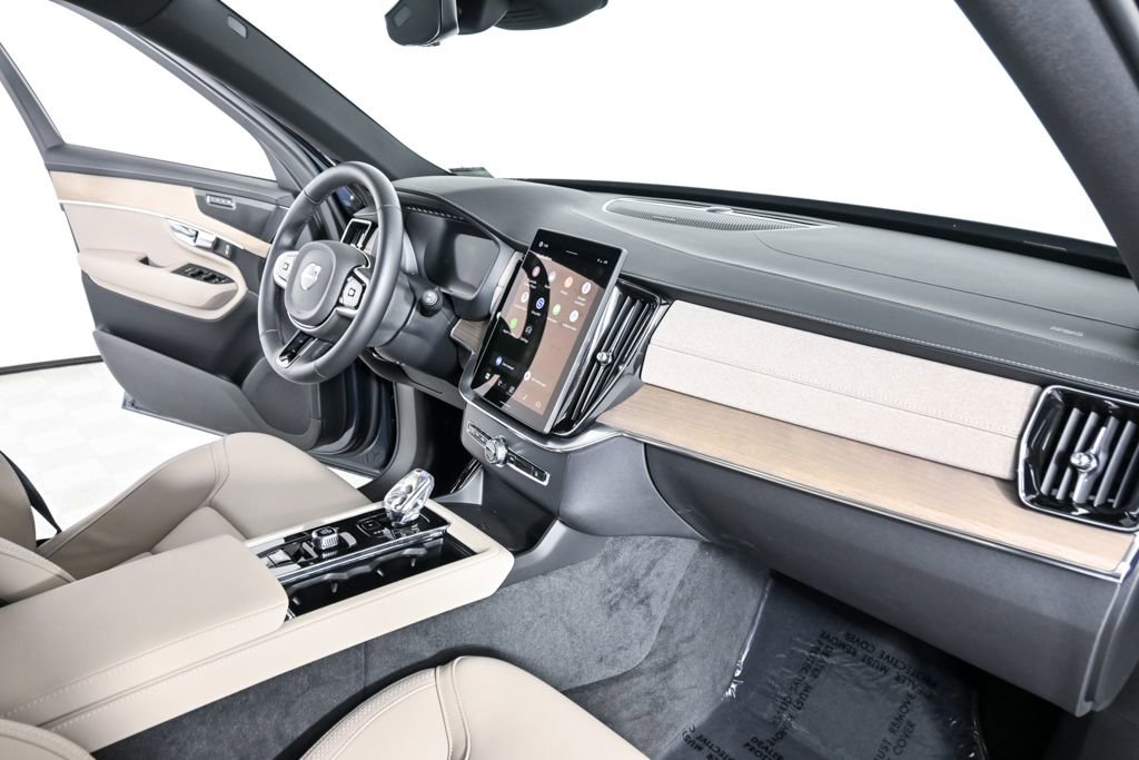 Certified 2026 Volvo XC90 B6 Plus w/ Protection Package Premier image 27