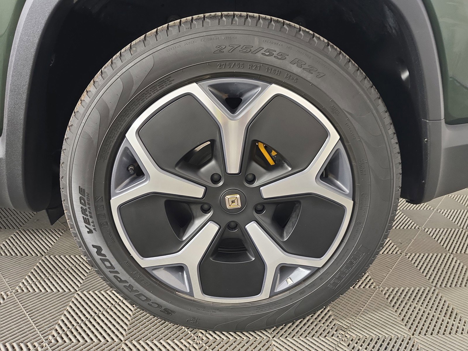 Used 2024 Rivian R1S Adventure AWD/4WD image 10