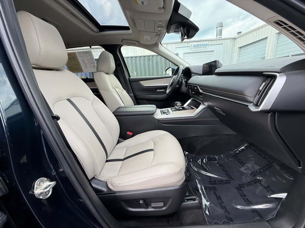 Used 2024 MAZDA CX-90 3.3 Turbo w/ Preferred Plus AWD/4WD image 28